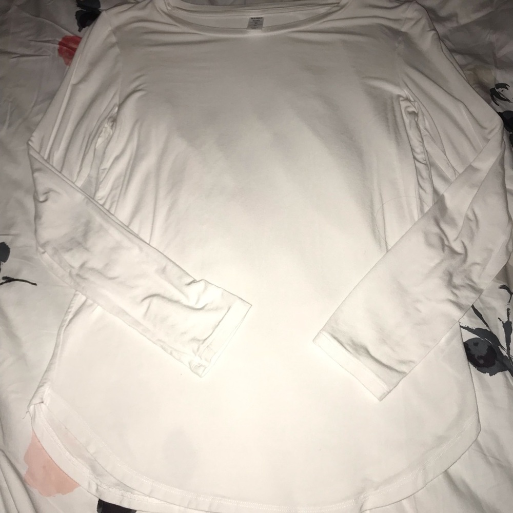 Old navy basic tee NEVER WORN